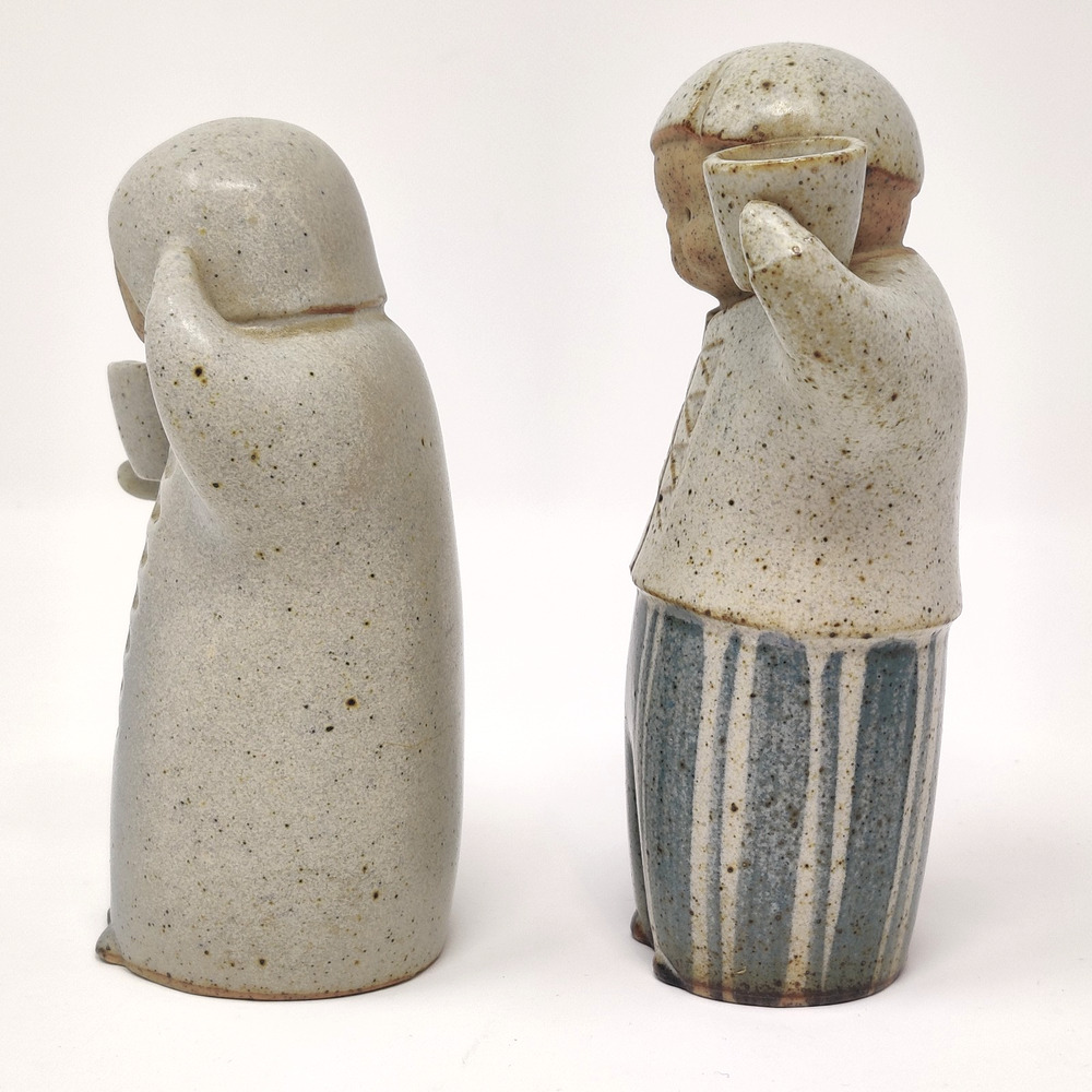 Japanese Pottery Stoneware Sweet Couple Holding Pots Blue Cream Cute Kawaii 5" - Picture 10 of 16